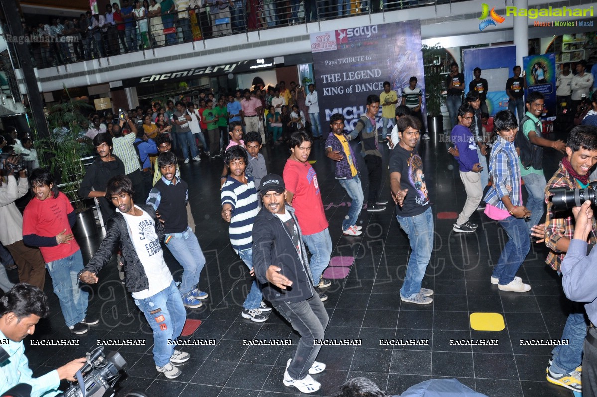 Satya Dance Studio Flash Mob at City Center, Hyderabad