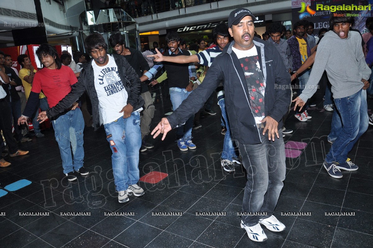 Satya Dance Studio Flash Mob at City Center, Hyderabad