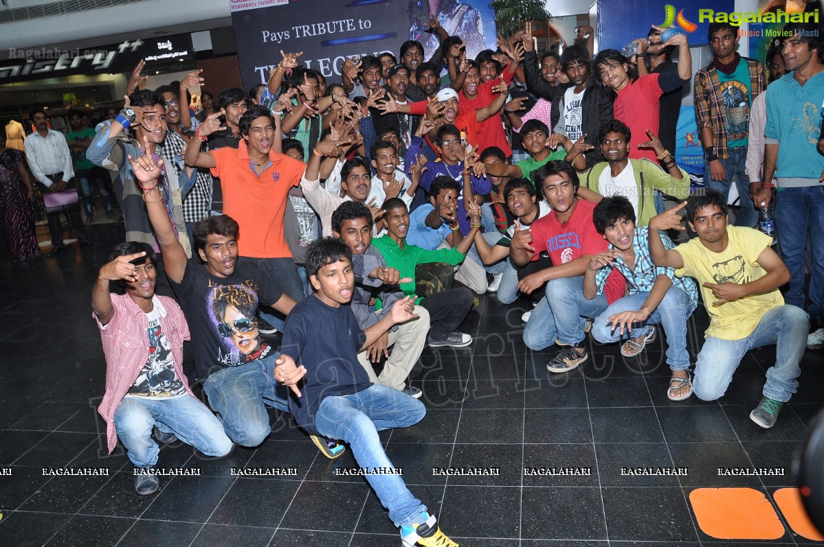 Satya Dance Studio Flash Mob at City Center, Hyderabad