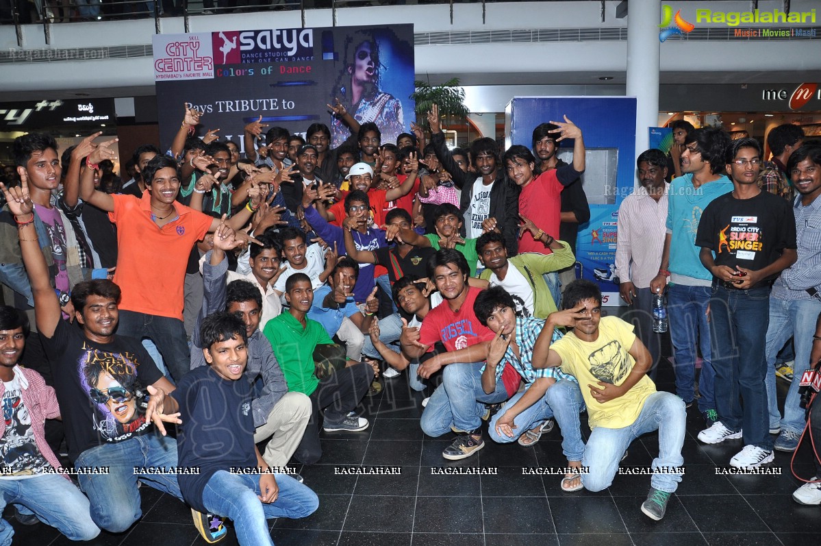 Satya Dance Studio Flash Mob at City Center, Hyderabad