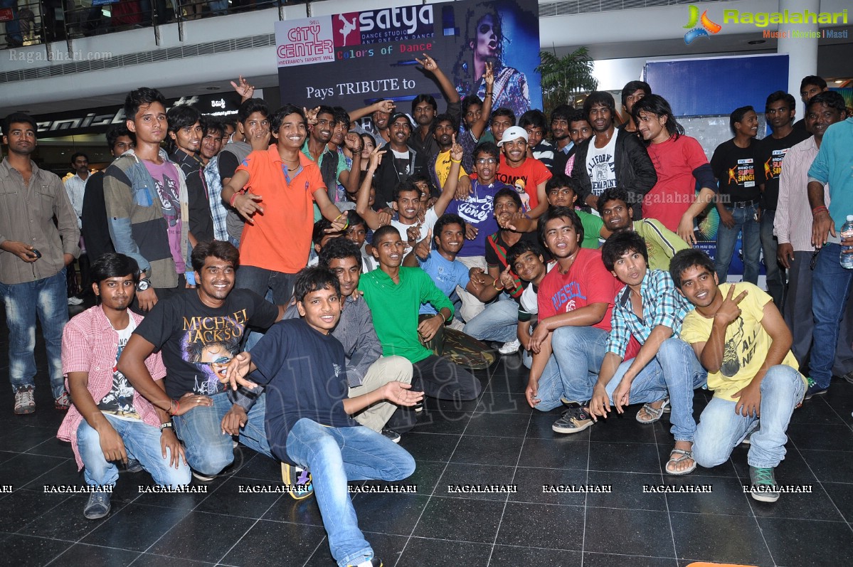 Satya Dance Studio Flash Mob at City Center, Hyderabad