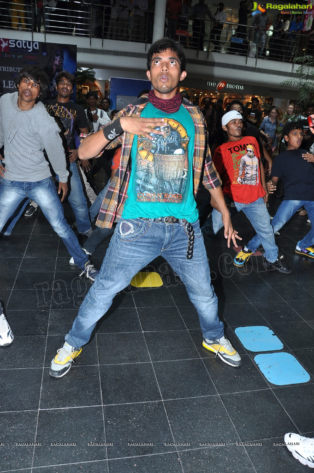 Satya Dance Studio Flash Mob at City Center, Hyderabad