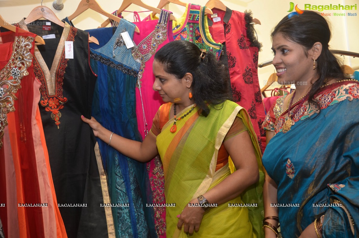 Kavitha Launches Srihita Boutique