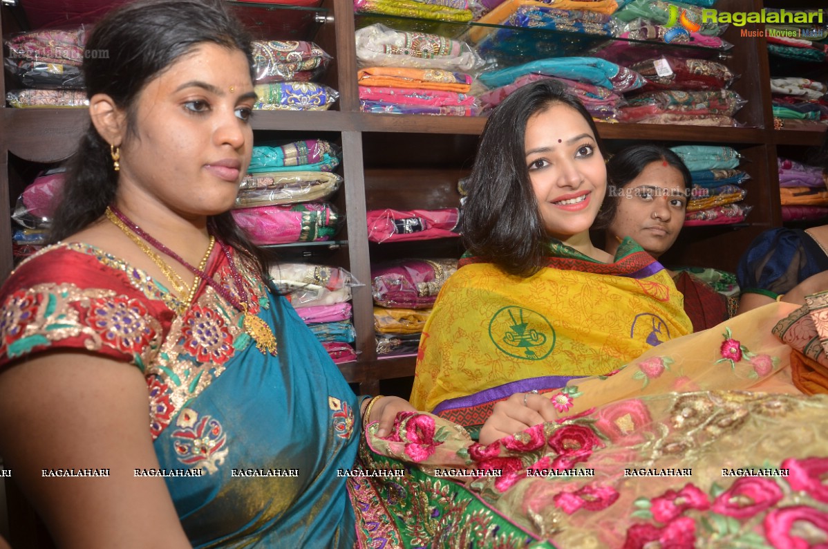 Kavitha Launches Srihita Boutique