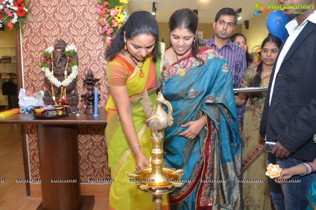 Kavitha Launches Srihita Boutique