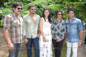 Navdeep Ritu Barmecha Vasul Raja Muhurat