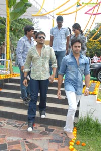 Navdeep Ritu Barmecha Vasul Raja Muhurat