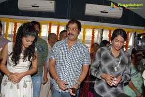 Navdeep Ritu Barmecha Vasul Raja Muhurat