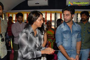 Navdeep Ritu Barmecha Vasul Raja Muhurat