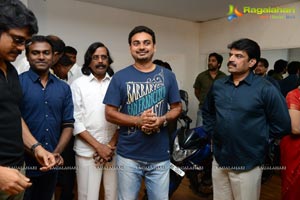 Adda Triple Platinum Disc Function Photos