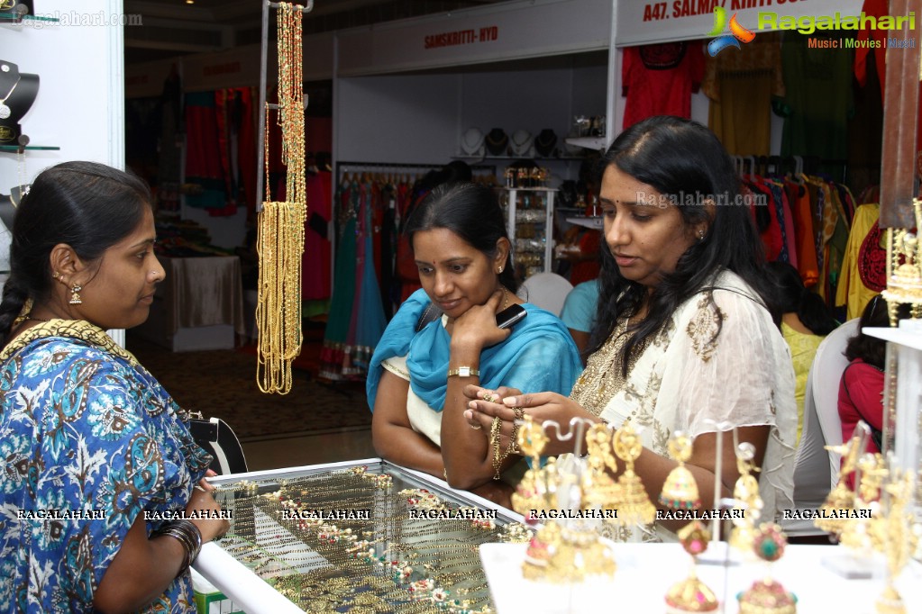 Sashi Nahata's Akritti Elite Exhibition & Sale at Taj Krishna, Hyderabad (Day 2)