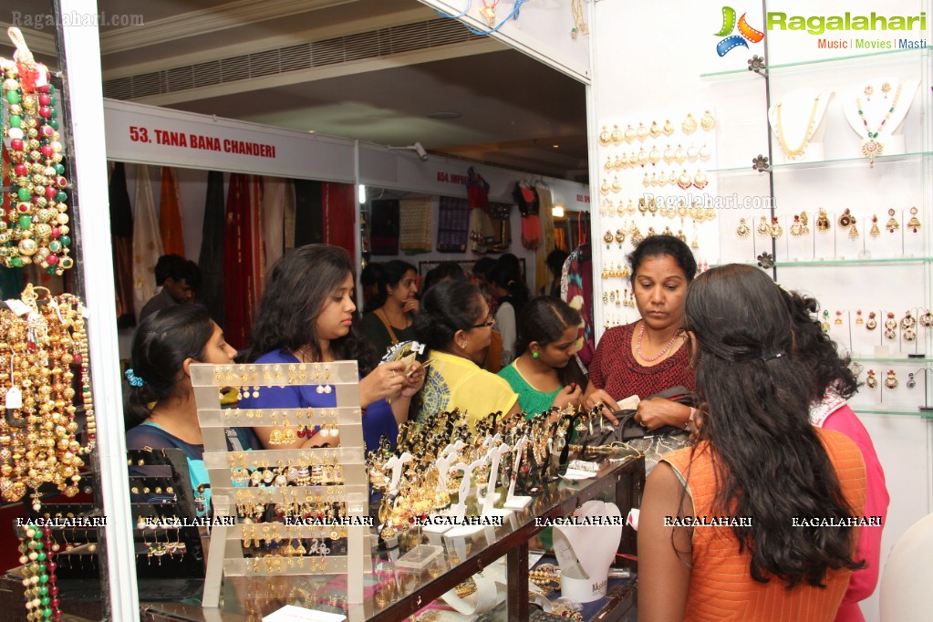 Sashi Nahata's Akritti Elite Exhibition & Sale at Taj Krishna, Hyderabad (Day 2)