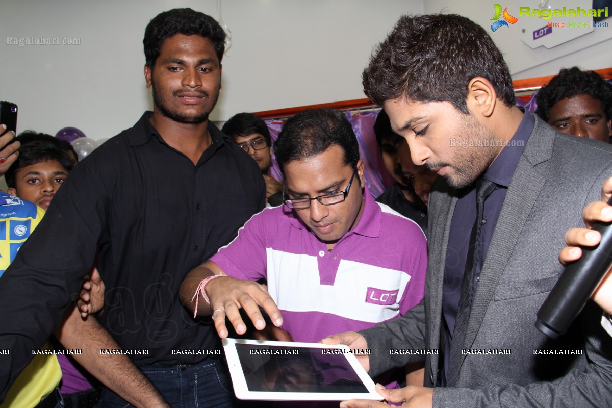 Allu Arjun inaugurates LOT Mobiles Showroom at Ameerpet, Hyderabad