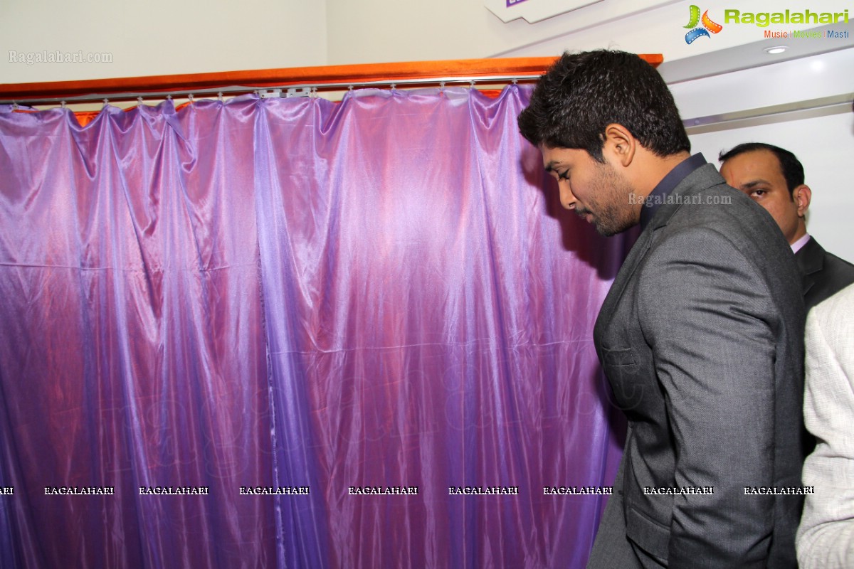 Allu Arjun inaugurates LOT Mobiles Showroom at Ameerpet, Hyderabad