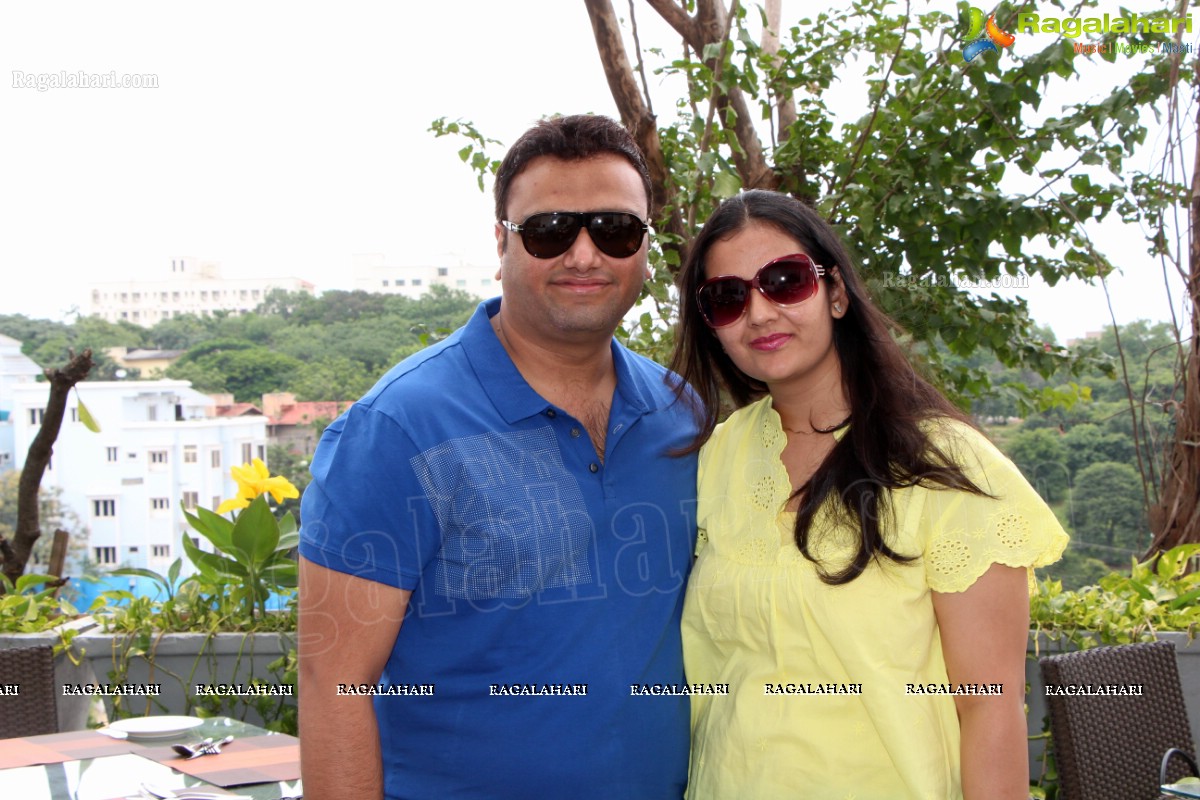 Aneet-Nainna & Ruchi-Chetan Sunday Brunch at Radisson Blu, Hyderabad