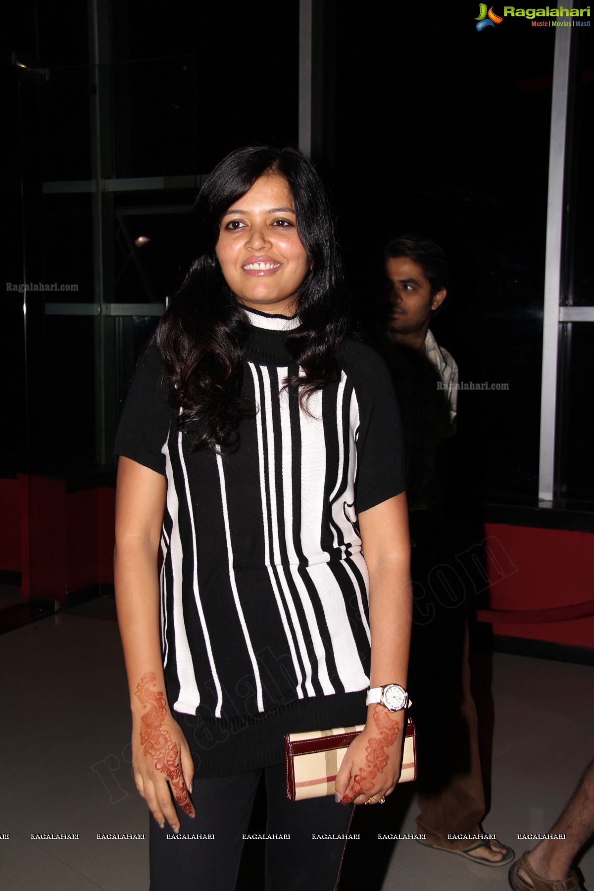 Chennai Express Exclusive Premiere Show by Bisket at Cinemax