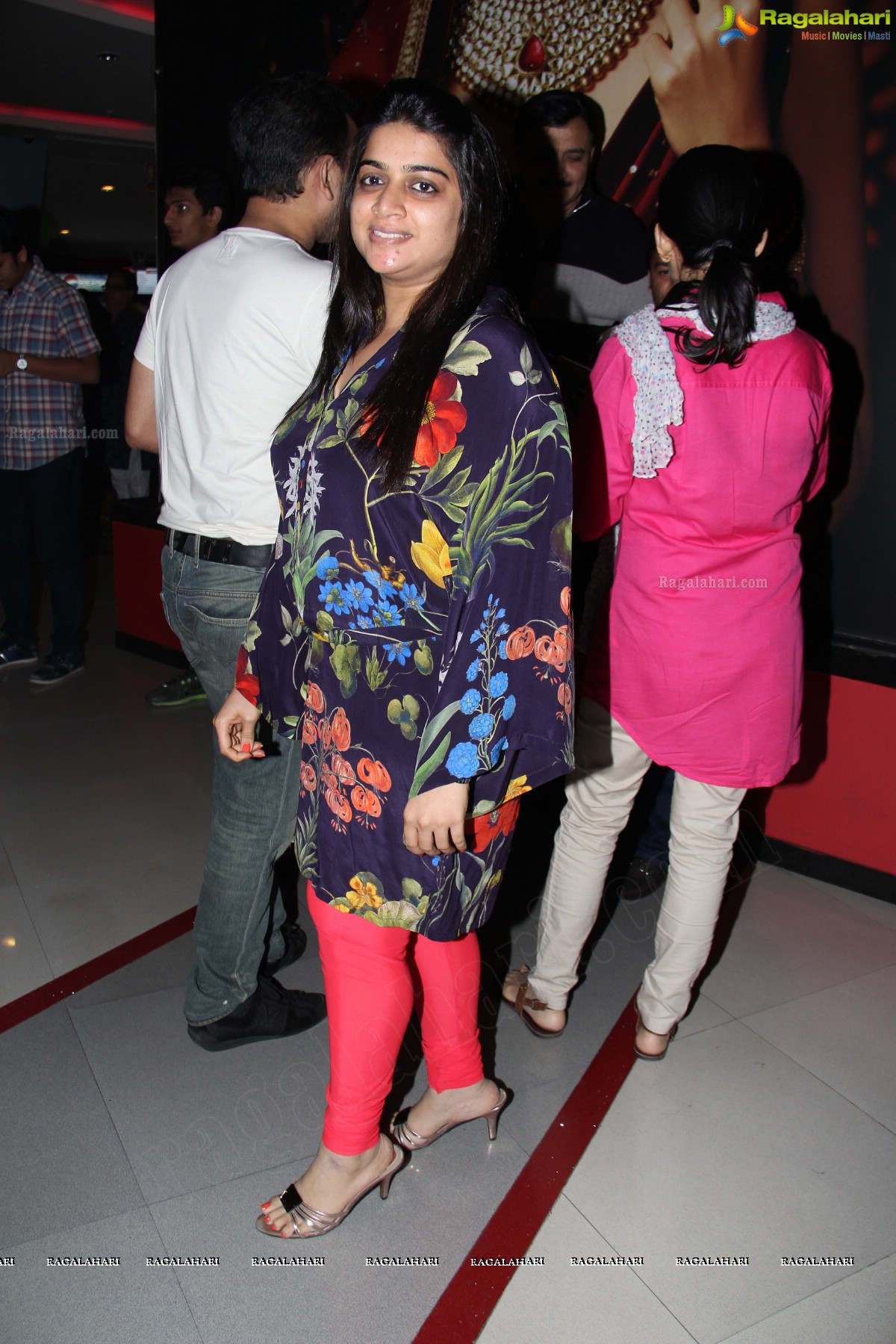 Chennai Express Exclusive Premiere Show by Bisket at Cinemax