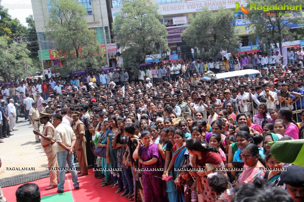 Kajal inaugurates Chennai Shopping Mall at AS Rao Nagar, Hyderabad