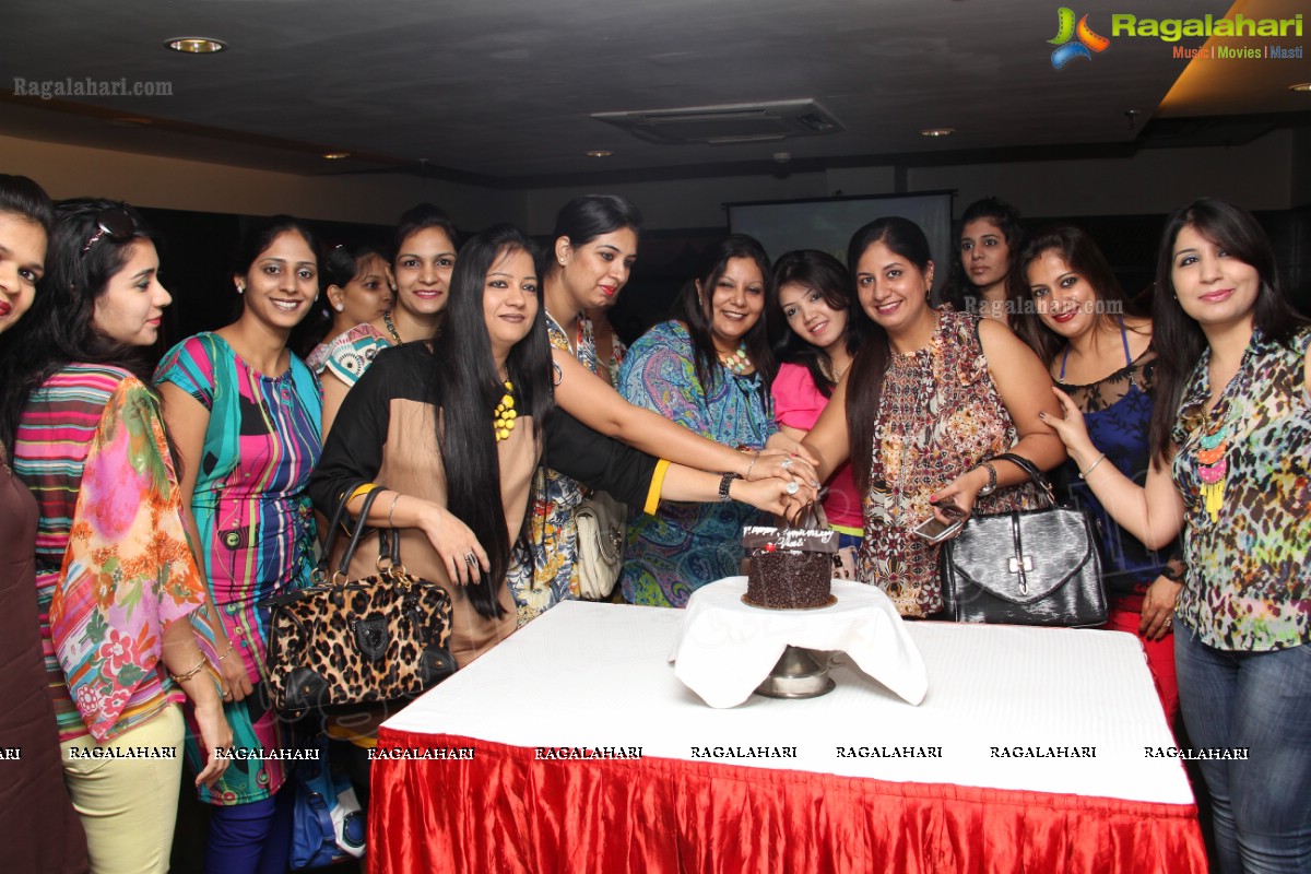 Gorgeous Girls Club Karaoke Event by Shikha and Sonia at Metro Hall, Hyderabad