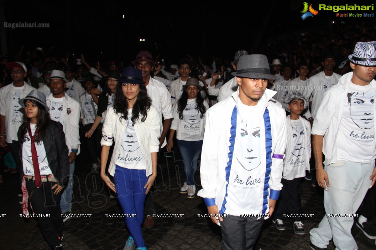 Tribute to MJ: Rams Step Up Dance Company's Flash Mob at Prasadz