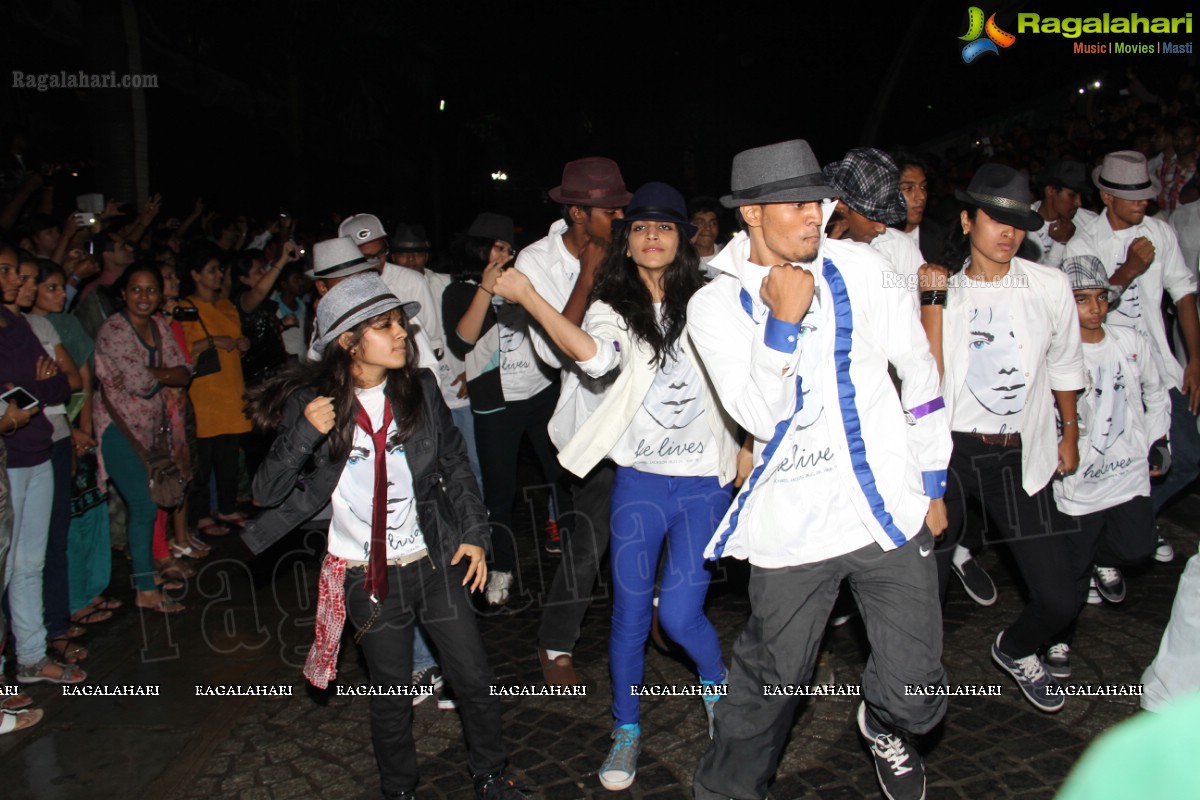 Tribute to MJ: Rams Step Up Dance Company's Flash Mob at Prasadz