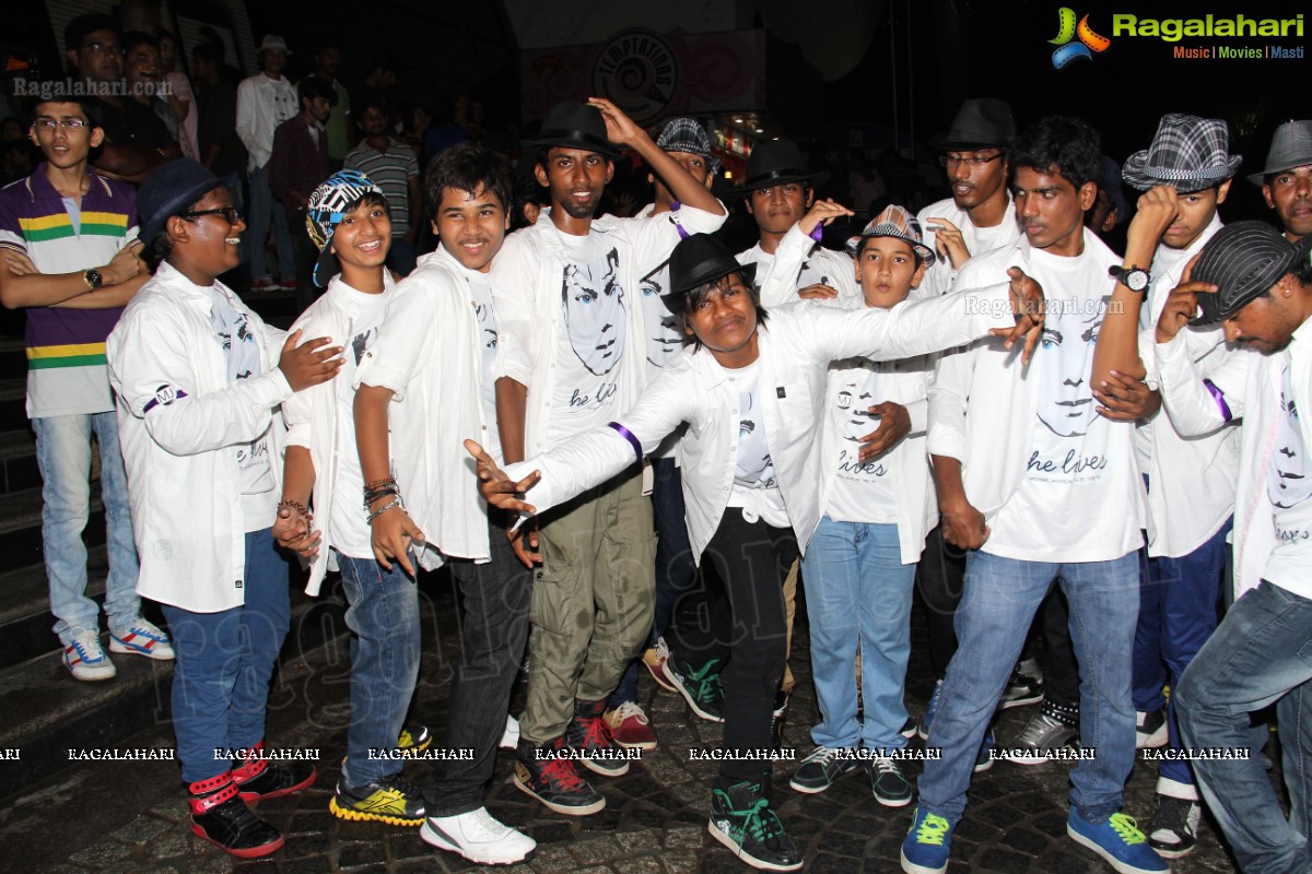 Tribute to MJ: Rams Step Up Dance Company's Flash Mob at Prasadz