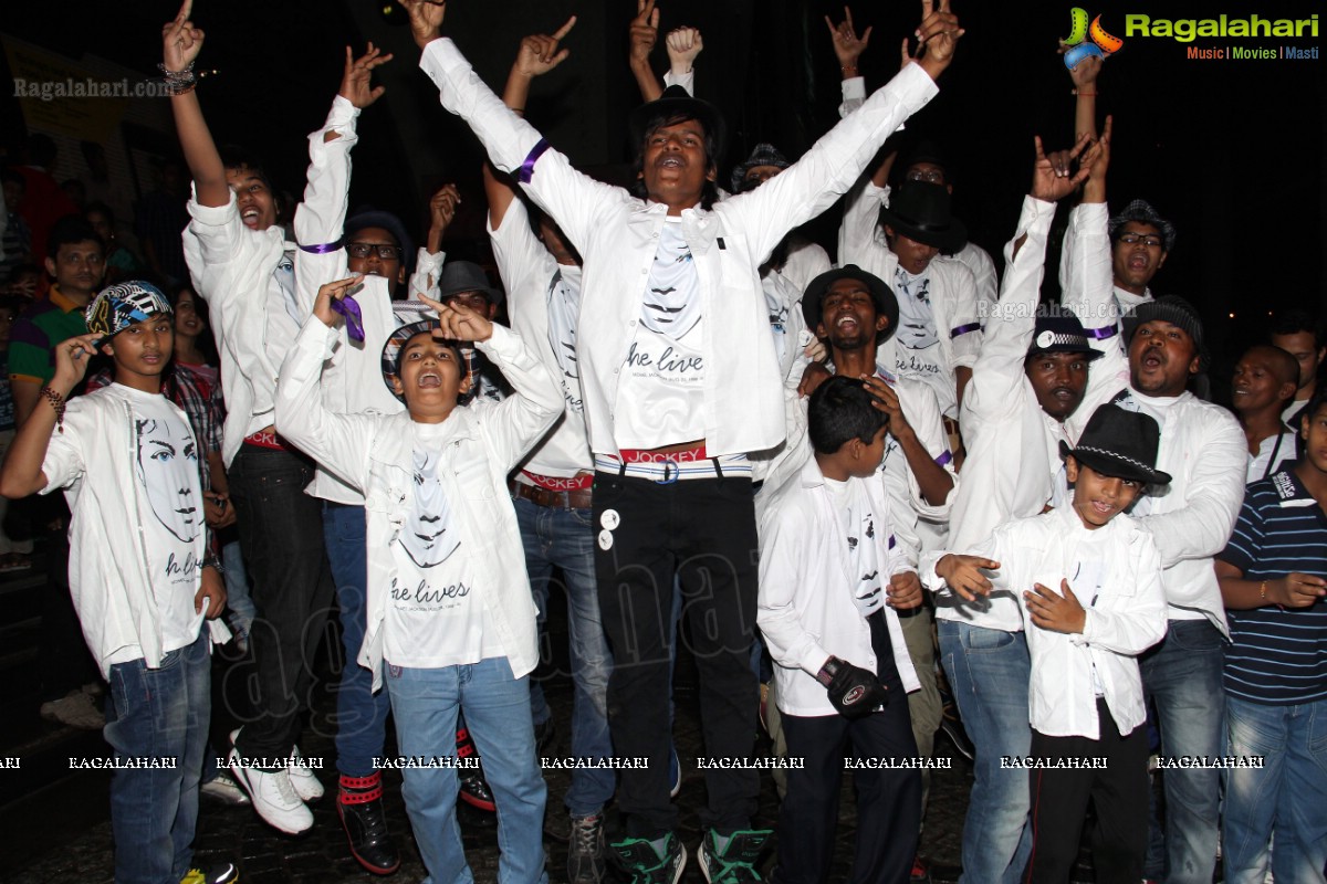 Tribute to MJ: Rams Step Up Dance Company's Flash Mob at Prasadz