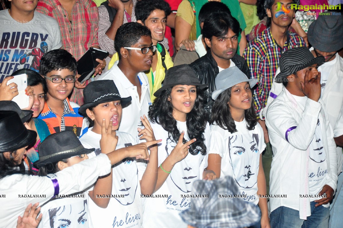 Tribute to MJ: Rams Step Up Dance Company's Flash Mob at Prasadz