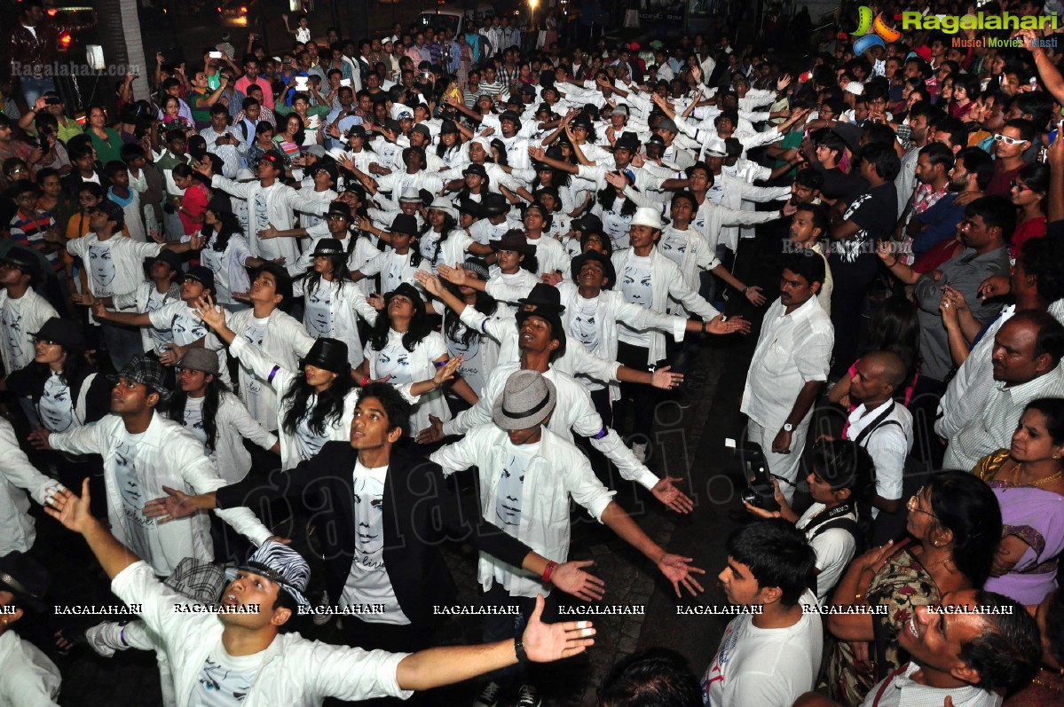 Tribute to MJ: Rams Step Up Dance Company's Flash Mob at Prasadz