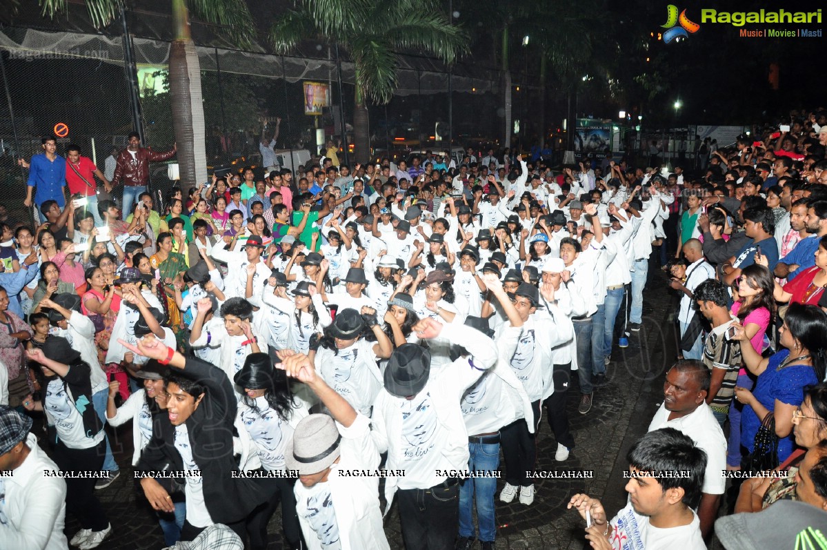 Tribute to MJ: Rams Step Up Dance Company's Flash Mob at Prasadz