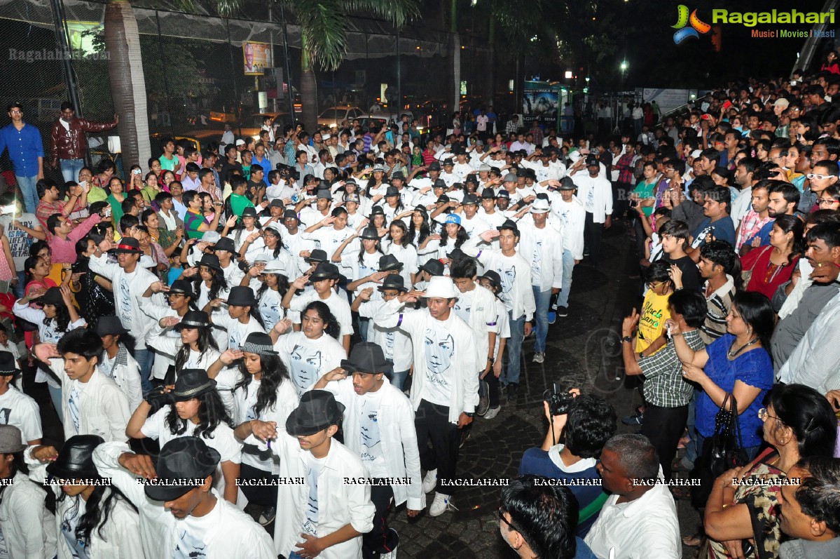 Tribute to MJ: Rams Step Up Dance Company's Flash Mob at Prasadz