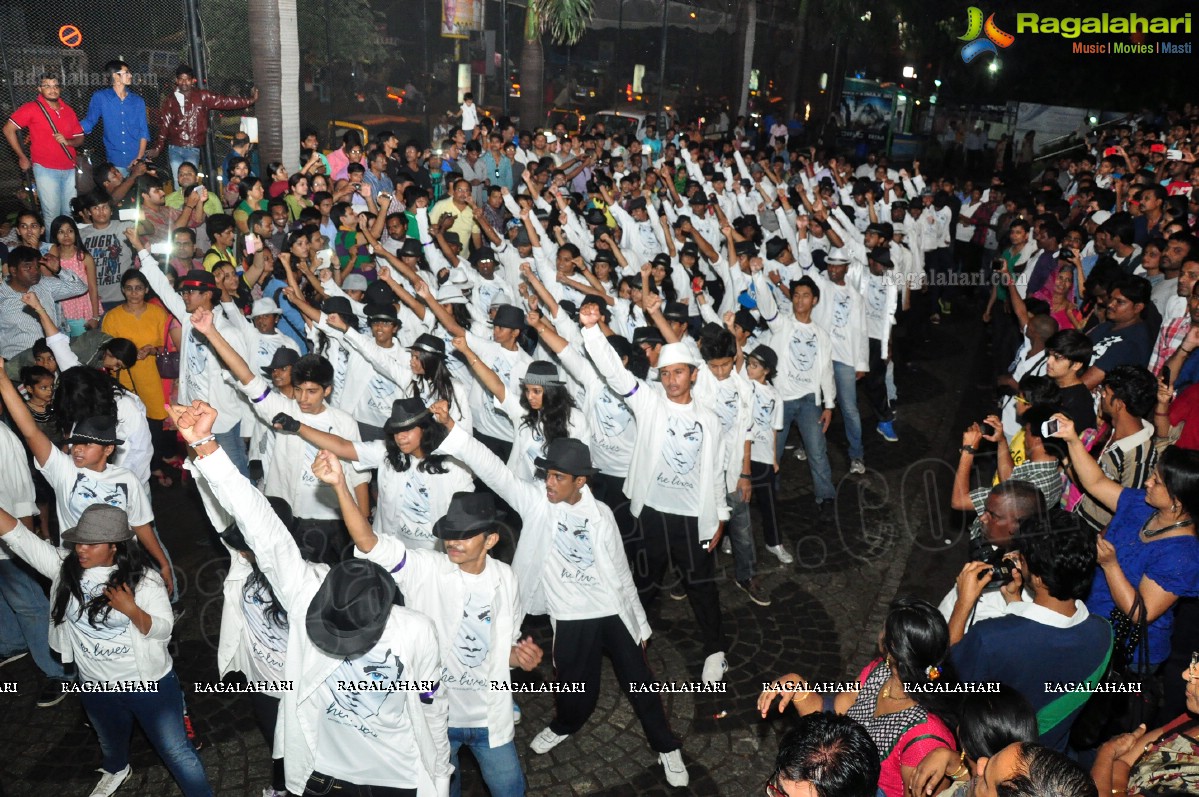 Tribute to MJ: Rams Step Up Dance Company's Flash Mob at Prasadz