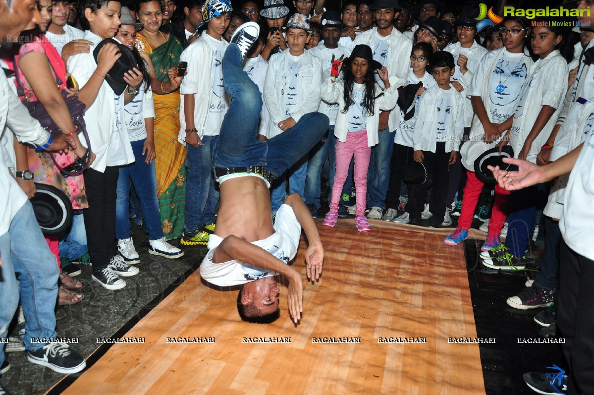 Tribute to MJ: Rams Step Up Dance Company's Flash Mob at Prasadz