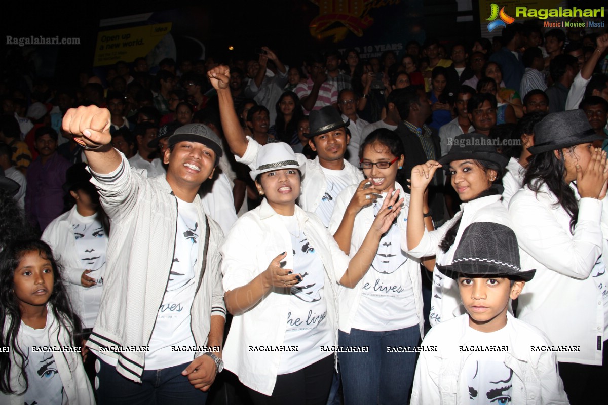 Tribute to MJ: Rams Step Up Dance Company's Flash Mob at Prasadz