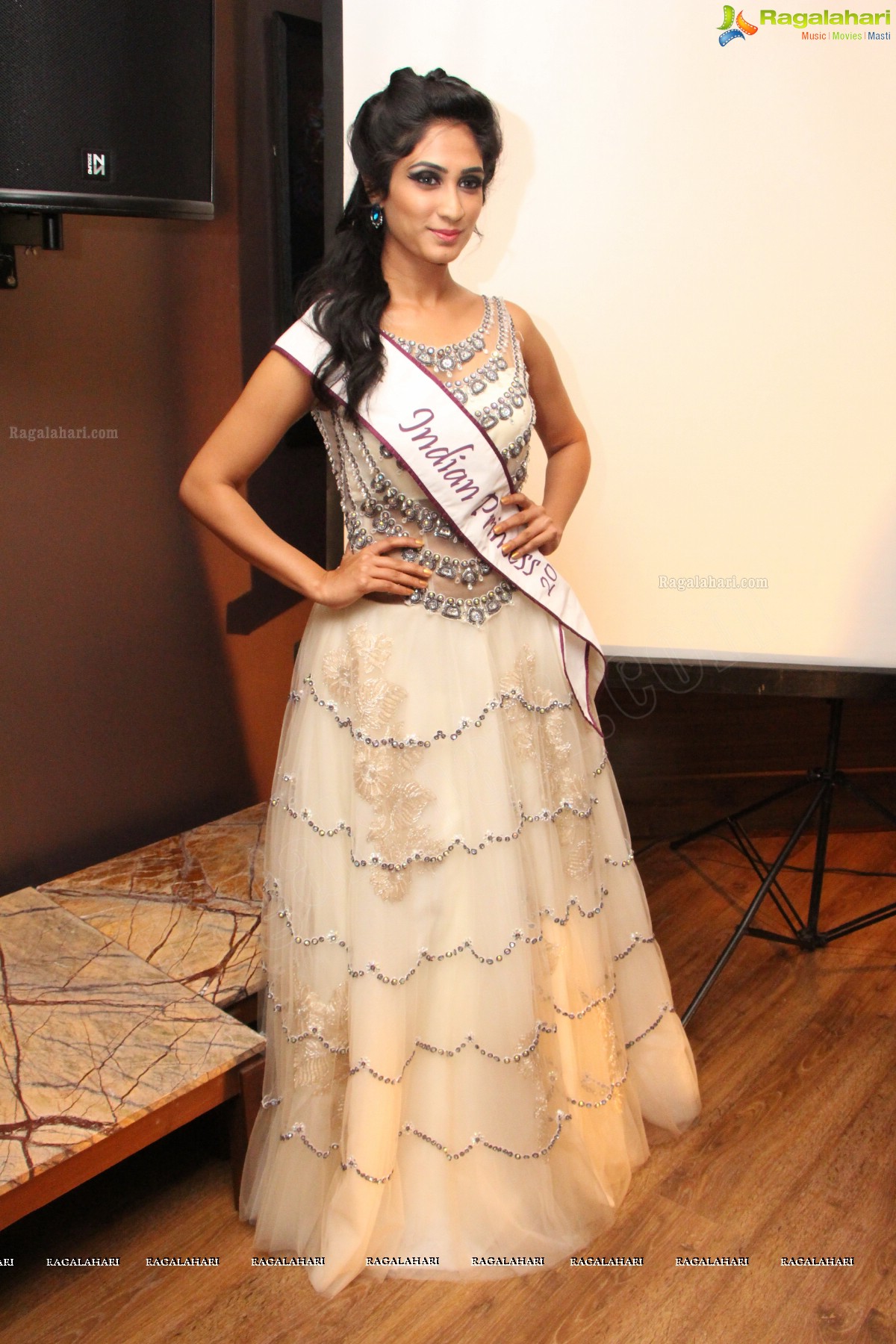 Miss Universal Princess 2013 Curtain Raiser