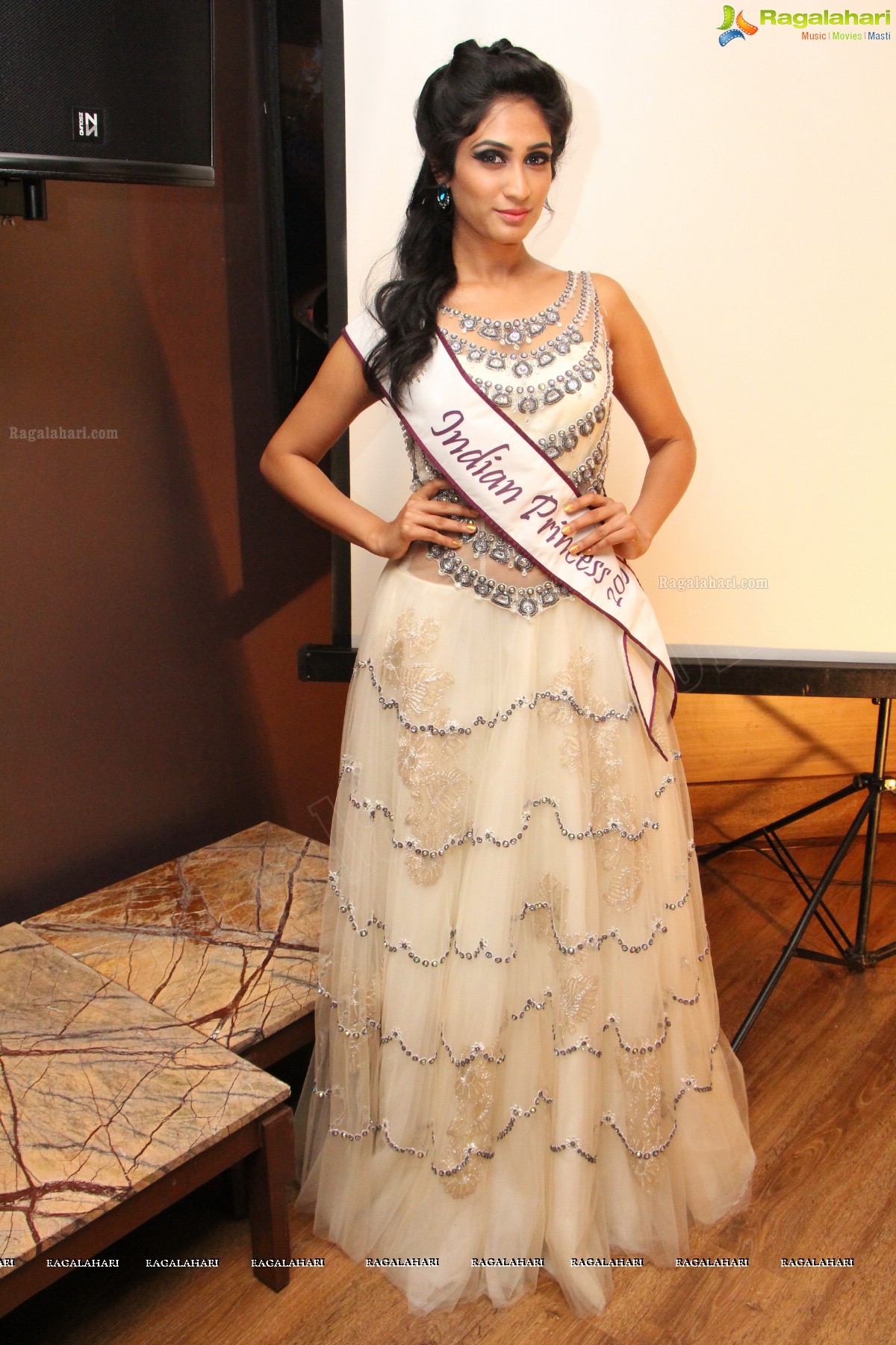 Miss Universal Princess 2013 Curtain Raiser