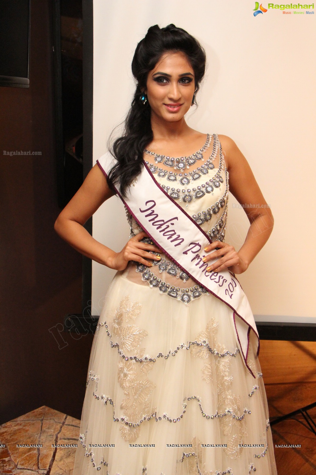 Miss Universal Princess 2013 Curtain Raiser