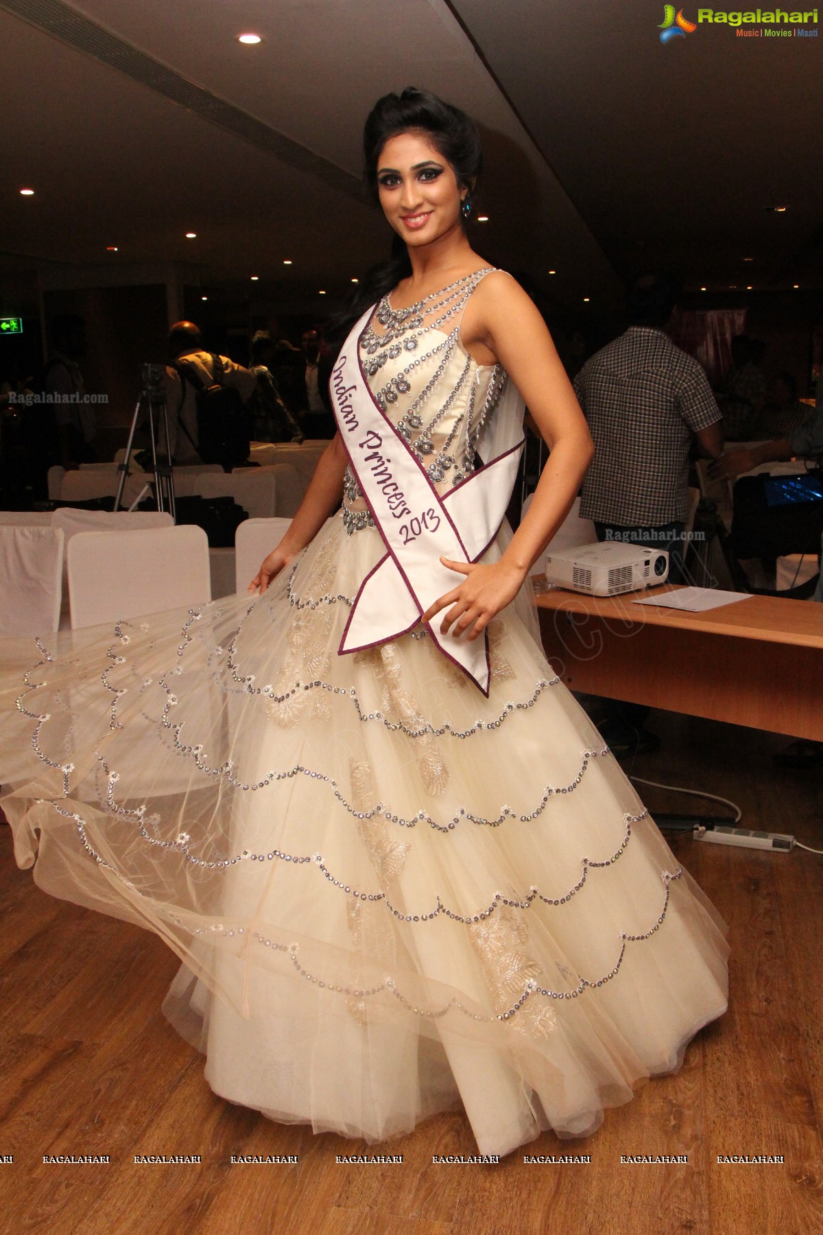 Miss Universal Princess 2013 Curtain Raiser