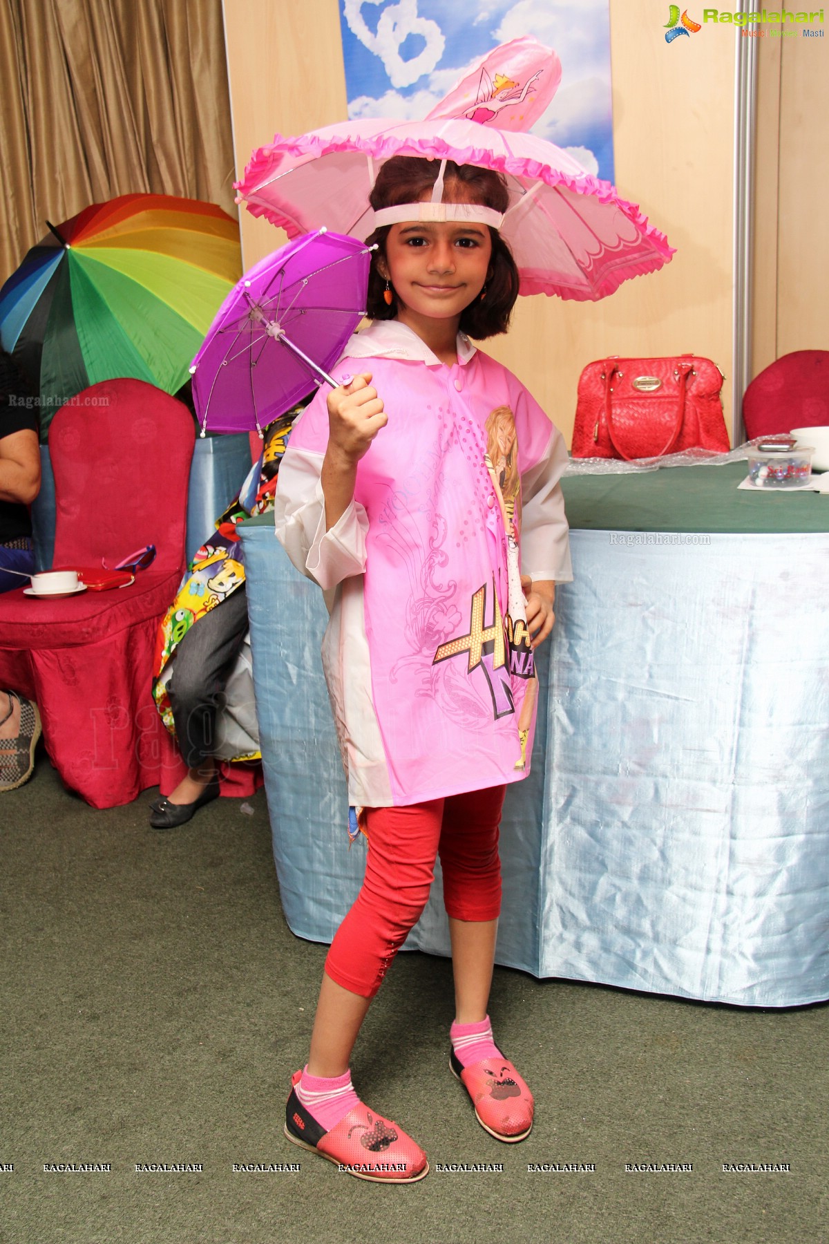 Monsoon Theme by Mom Kiddos Club, Hyderabad | Hosts: Neha and Anita