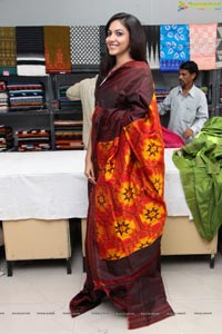 Ritu Varma inaugurates Pochampally IKAT Mela