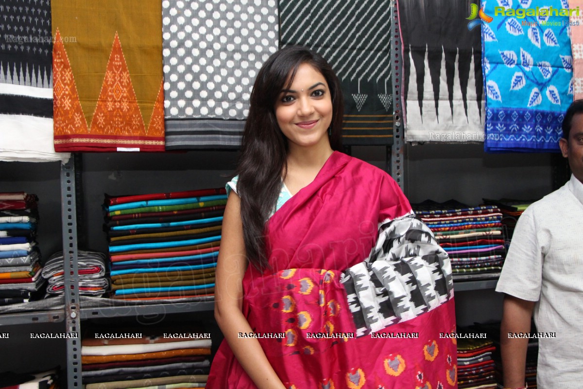 Ritu Varma inaugurates Pochampally IKAT Mela