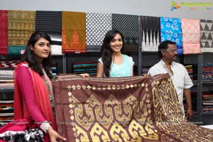 Ritu Varma inaugurates Pochampally IKAT Mela