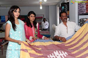 Ritu Varma inaugurates Pochampally IKAT Mela