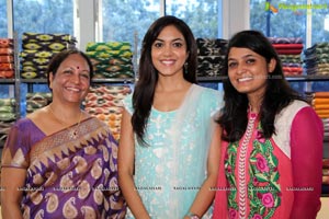 Ritu Varma inaugurates Pochampally IKAT Mela