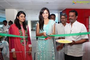 Ritu Varma inaugurates Pochampally IKAT Mela