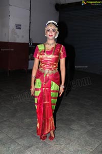 Kuchipudi Rangapravesam performance by Sahithi Reddy