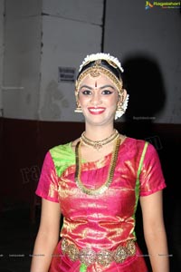 Kuchipudi Rangapravesam performance by Sahithi Reddy