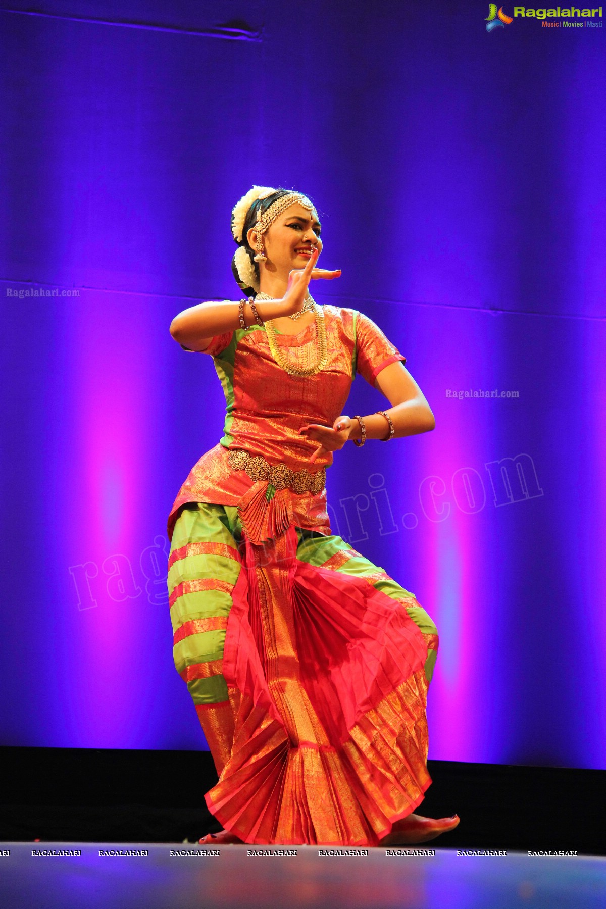 Kuchipudi Rangapravesam performance by Sahithi Reddy