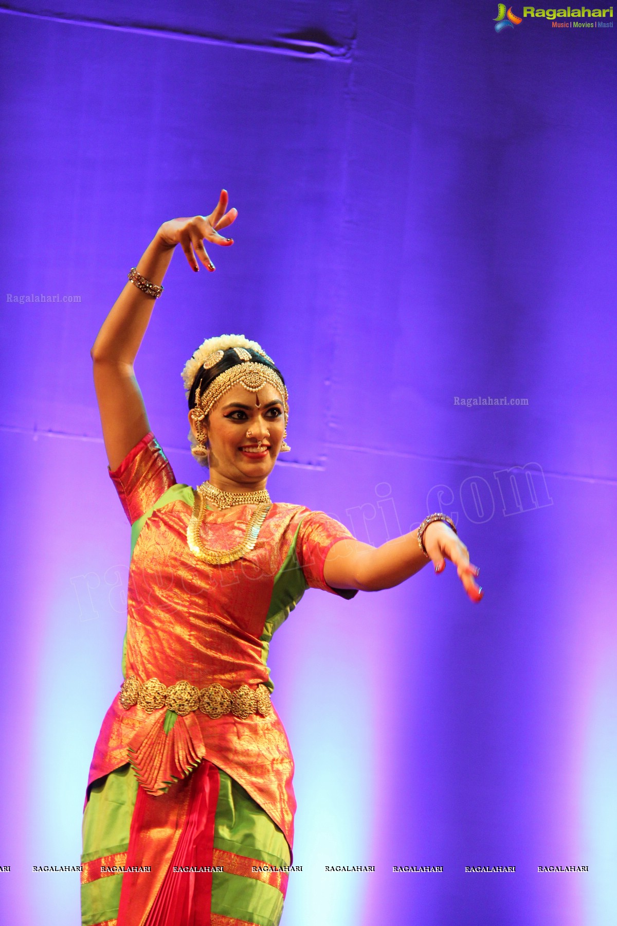 Kuchipudi Rangapravesam performance by Sahithi Reddy