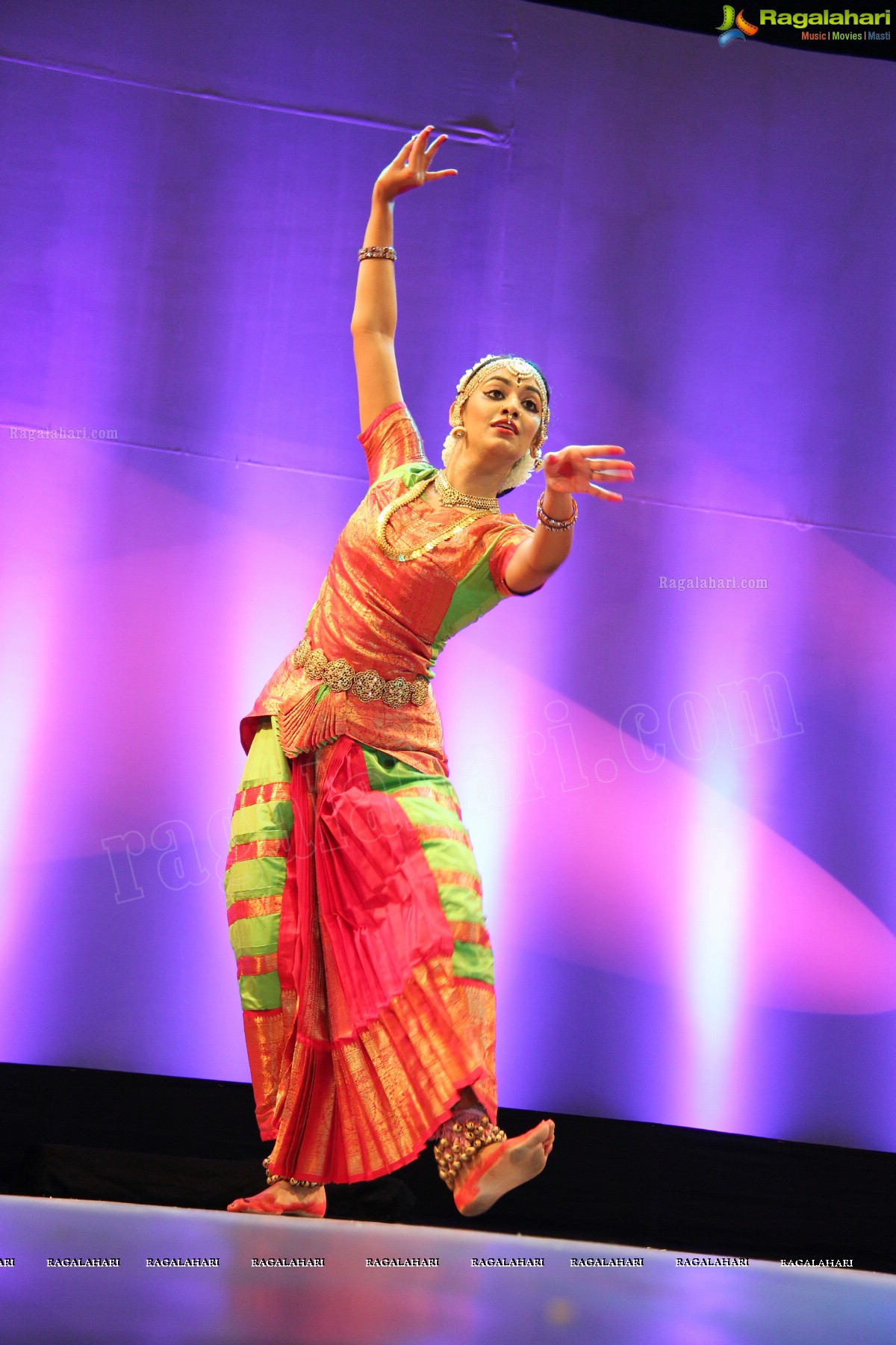 Kuchipudi Rangapravesam performance by Sahithi Reddy